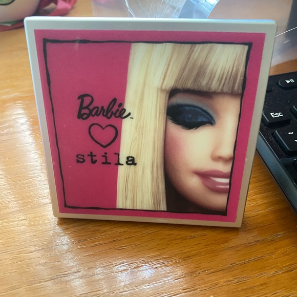 {stila} 🆕 limited edition Barbie loves stila all doll’d up eyeshadow palette - Picture 4 of 6